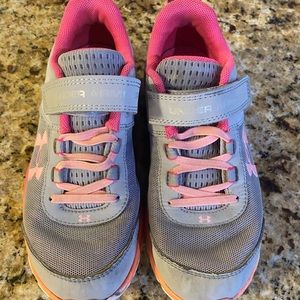 UnderArmour girls athletic shoes